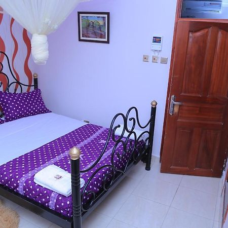 Red Sox Hotel Ltd Кампала Экстерьер фото