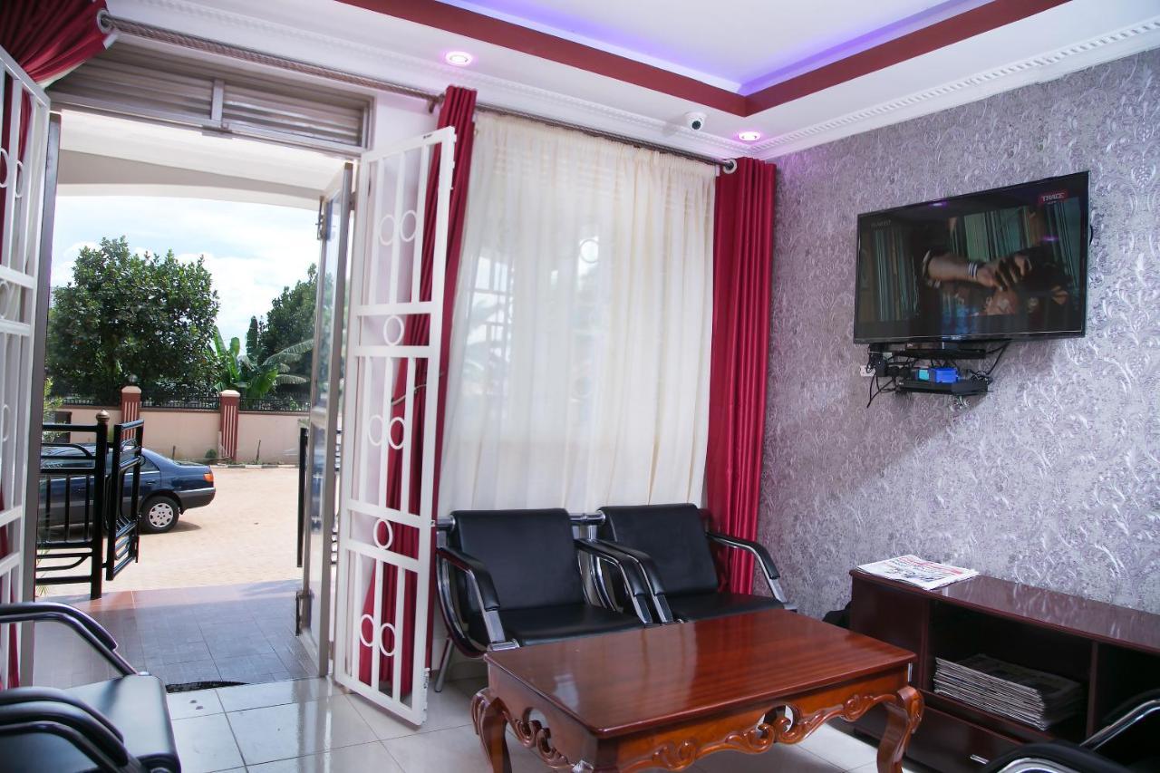 Red Sox Hotel Ltd Кампала Экстерьер фото